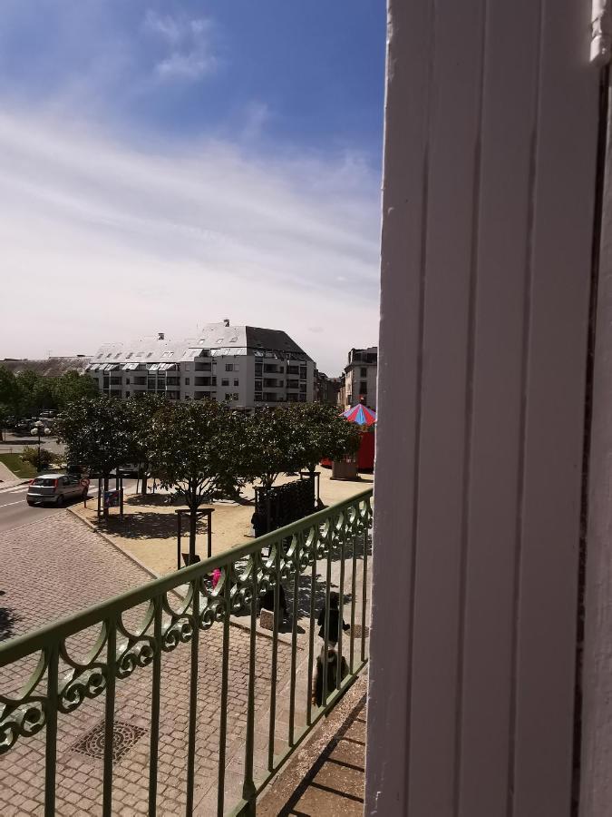 Studio Balcon De La Place Dinan Buitenkant foto