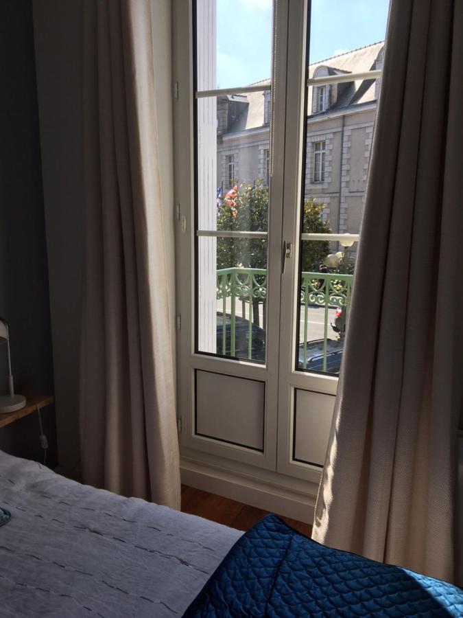 Studio Balcon De La Place Dinan Buitenkant foto